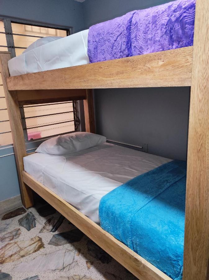 Key West Hostel メデジン エクステリア 写真